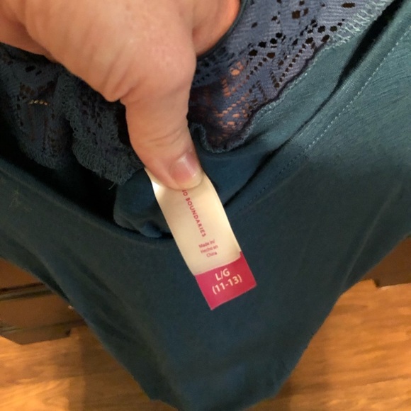 Women’s top - Picture 3 of 3